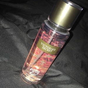 Party kiss Victoria secret fragrance mist